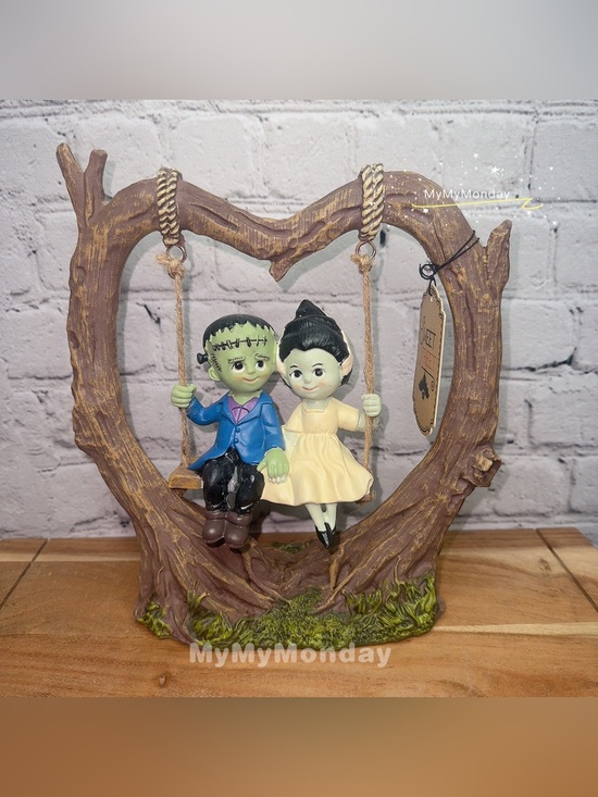 Sweet Street Other - Halloween Frankenstein and Bride Swing Figurine